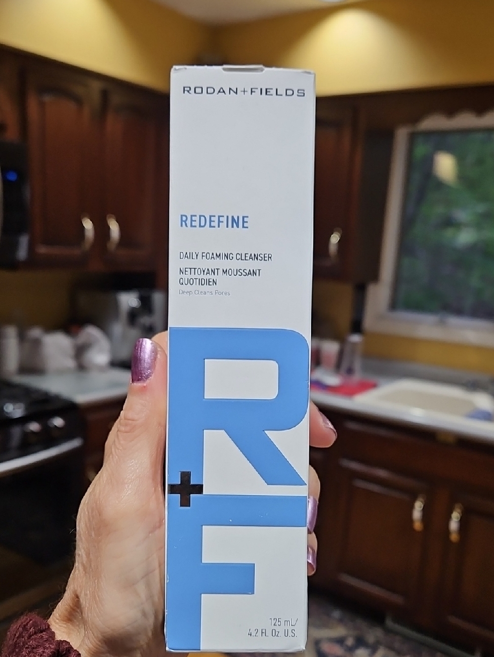 Rodan + Fields Redefine Daily Foaming Cleanser - White & Light Blue